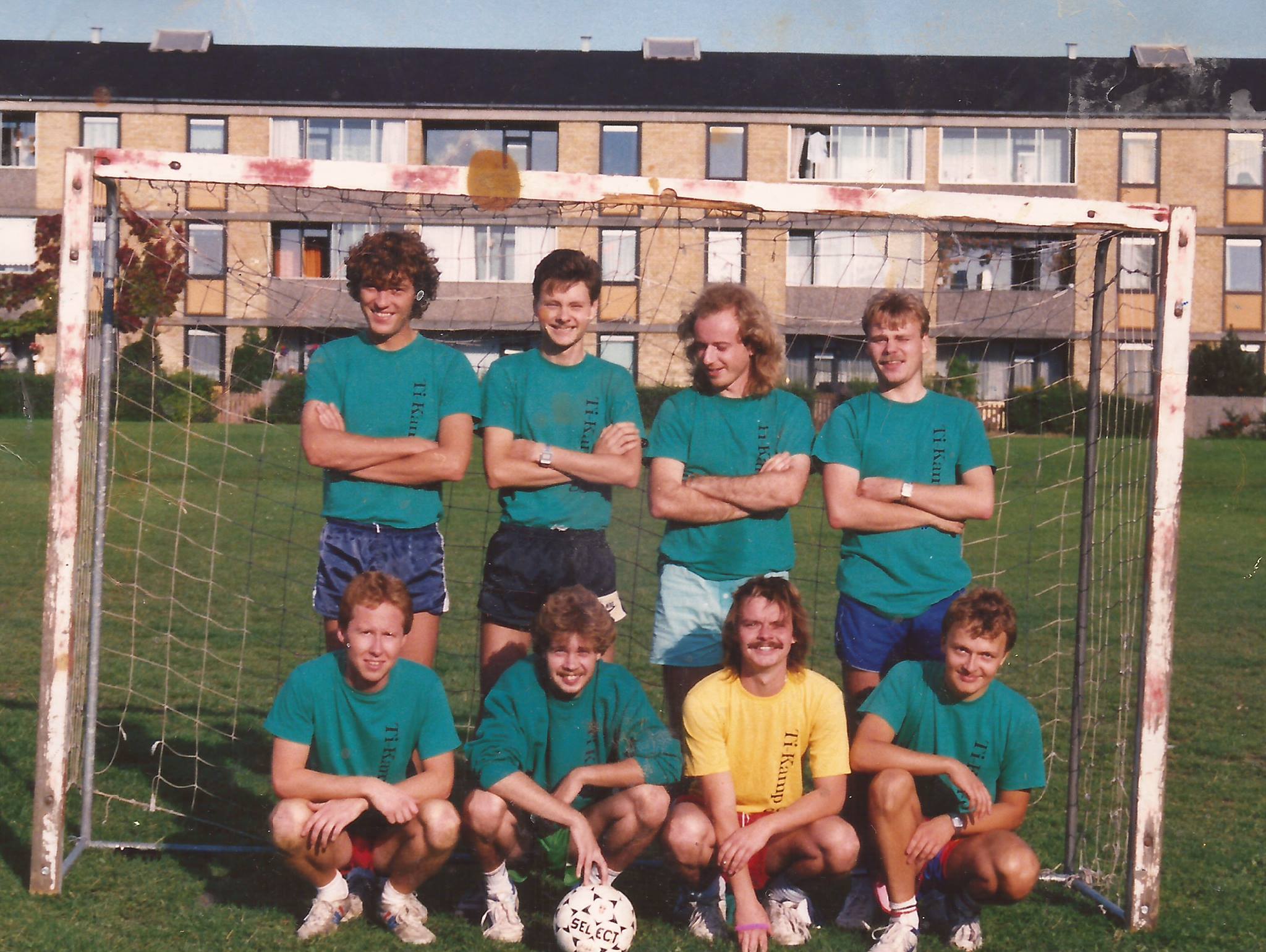 Holdbillede taget på græsplænen ved Lundebjerggårdsvej i Skovlunde